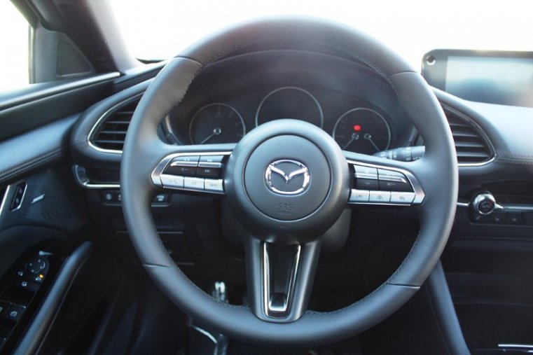 Mazda 3, SKYACTIV-G, barva červená