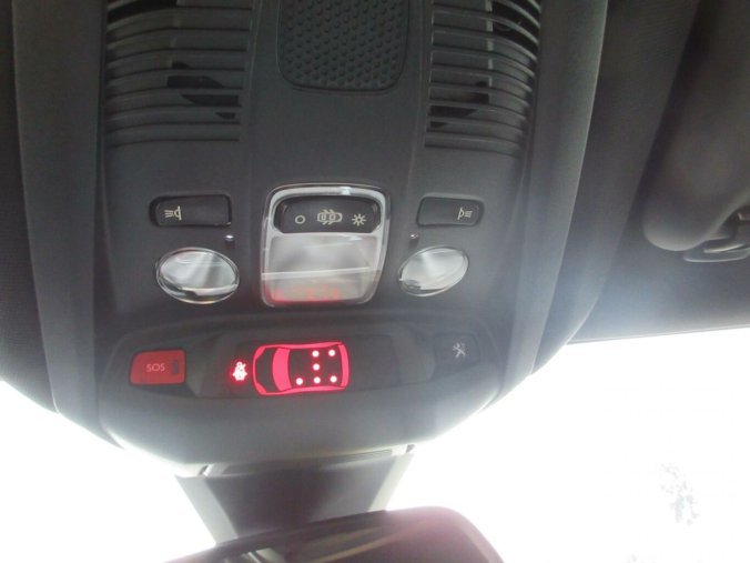 Peugeot 5008, Peugeot 5008 ALLURE BlueHDi 130 S&S EAT 8, barva šedá