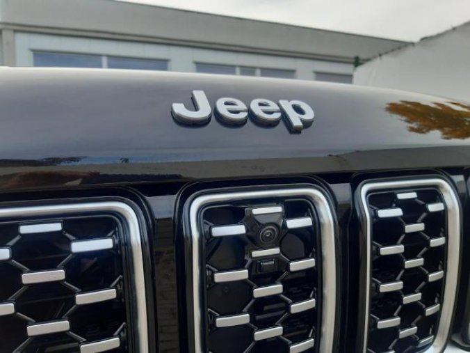 Jeep Grand Cherokee, L 3,6 V6 Summit 7 míst, barva černá