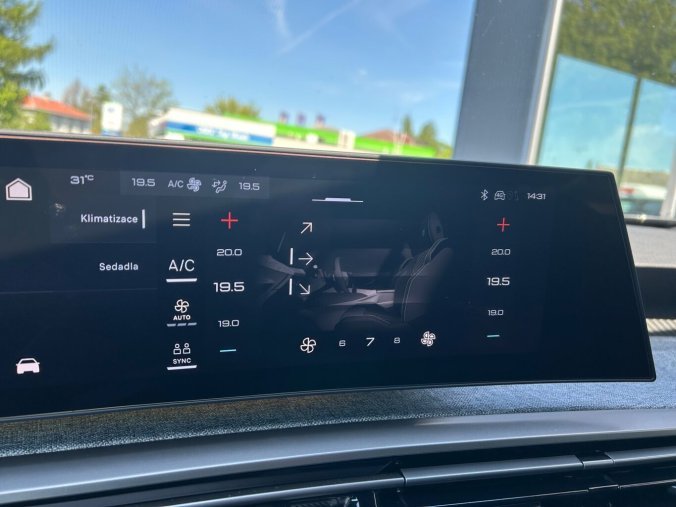 Peugeot 3008, Peugeot 3008 ALLURE Hybrid 145k e-DCS6, barva šedá