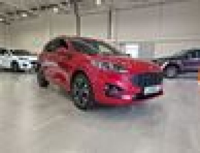 Ford Kuga, 1.5 EcoBoost, barva červená