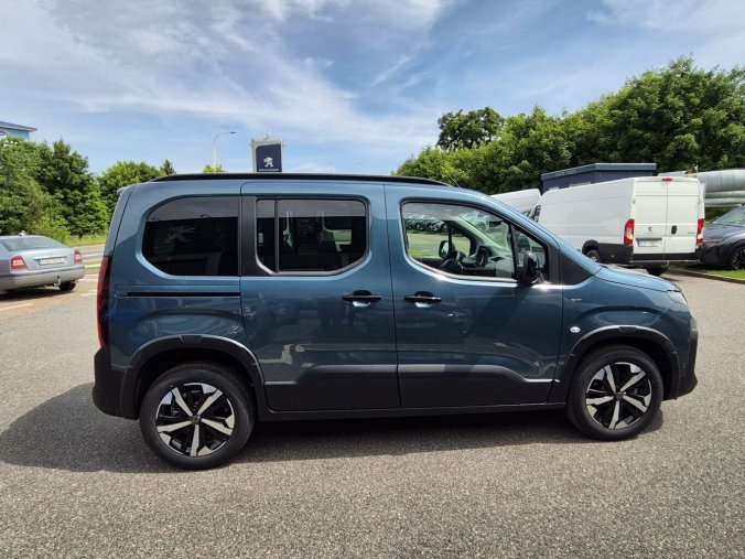 Peugeot Rifter, Peugeot Rifter GT BlueHDi 130 S&S EAT8, barva modrá