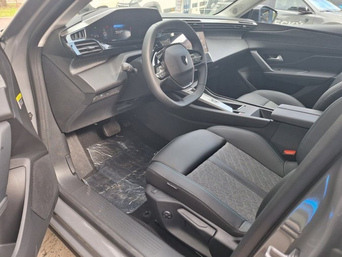 Peugeot 408, Peugeot 408 ALLURE Hybrid 145 e-DCS6, barva šedá