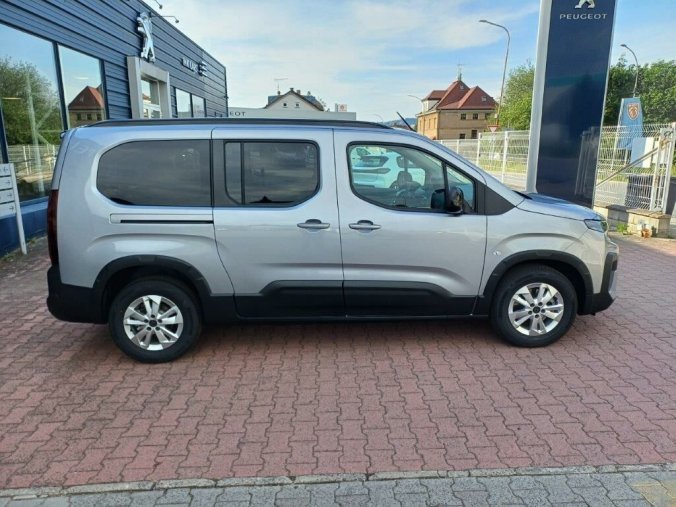 Peugeot Rifter, Peugeot Rifter Long Allure 1.5 HDI 130k 7míst, barva stříbrná