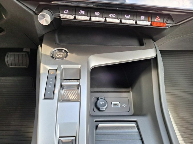 Peugeot 408, Peugeot 408 ALLURE 1.2 PT 130K EAT8, barva bílá