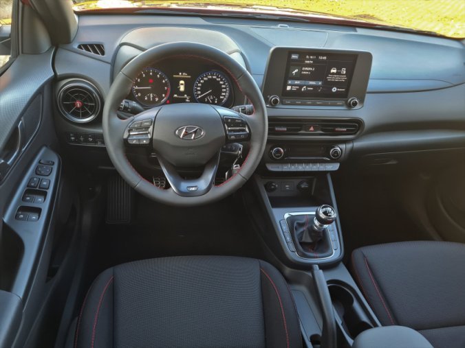 Hyundai Kona, 1,0 T-GDI 88 kW MT PE, barva bílá