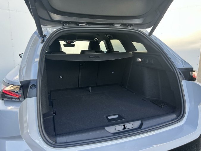 Peugeot 308, Peugeot 308 SW GT Hybrid 145 e-DCS6, barva bílá
