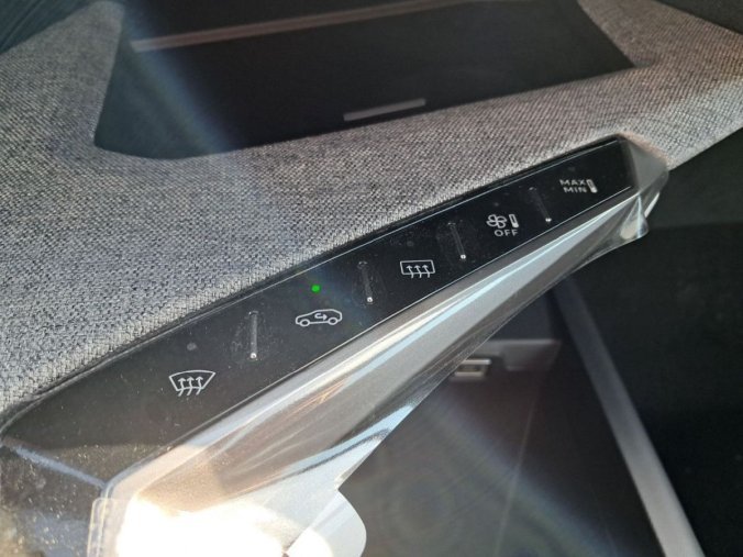 Peugeot 5008, Peugeot 5008 5008 ALLURE Hybrid 145 e-DCS6-, barva šedá