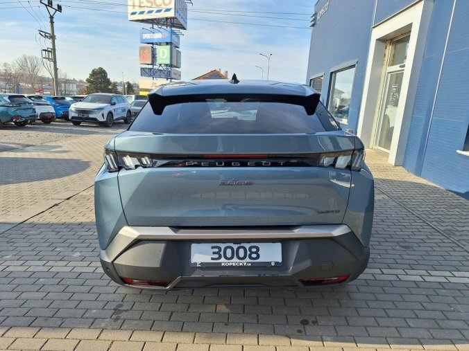 Peugeot 3008, Peugeot 3008 ALLURE Hybrid 136 e-DCS6, barva modrá