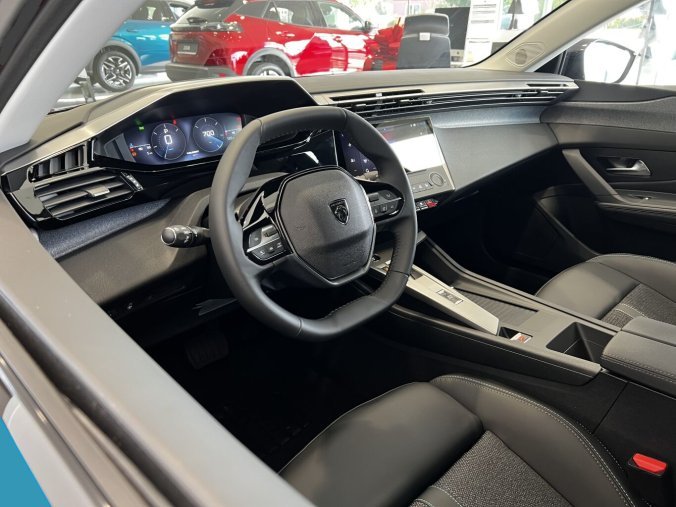 Peugeot 308, Peugeot 308 SW ALLURE 1.5BlueHDi, Automat 8st., barva červená