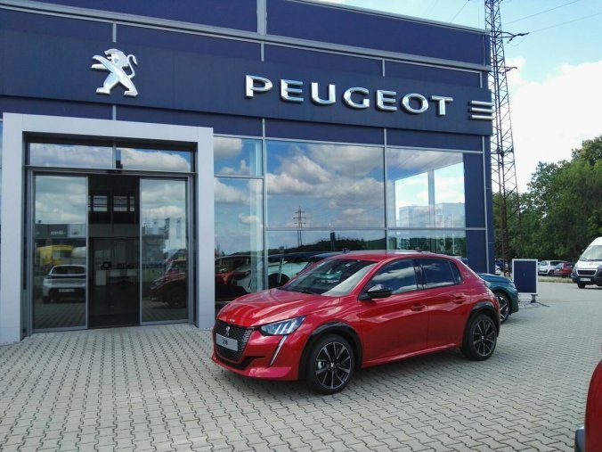 Peugeot 208, Peugeot 208 GT 1.2I 130k AUT 8 NAVI, barva červená