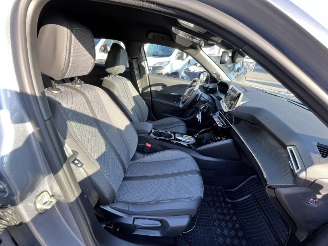 Peugeot 2008, Peugeot 2008 ALLURE PureTech 130k EAT8, barva šedá