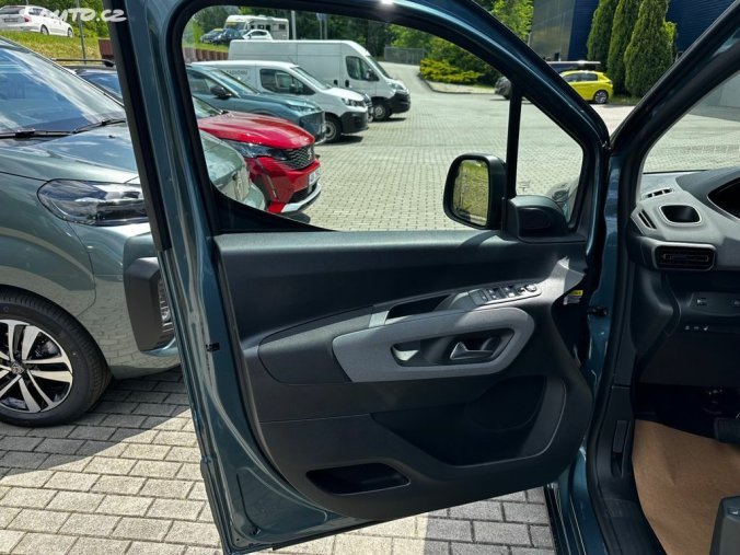 Peugeot Rifter, Peugeot Rifter LONG GT BlueHDi 130k EAT8, barva modrá