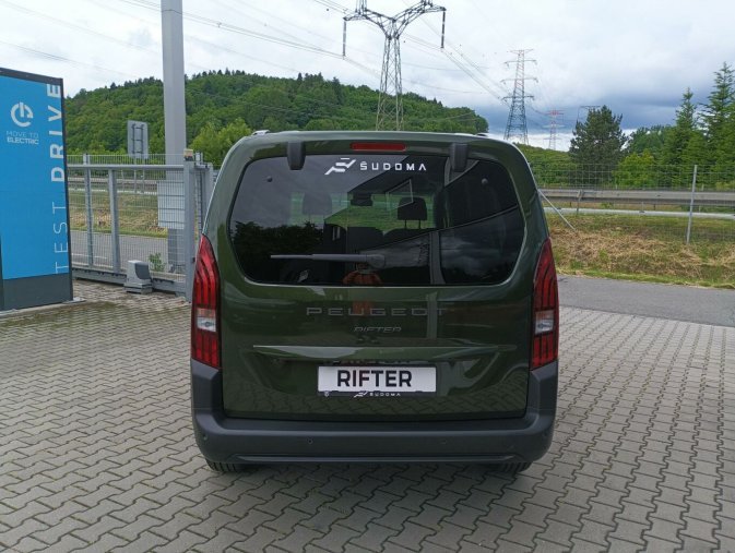 Peugeot Rifter, Peugeot Rifter LONG ALLURE BlueHDi 130 S&S EA, barva zelená