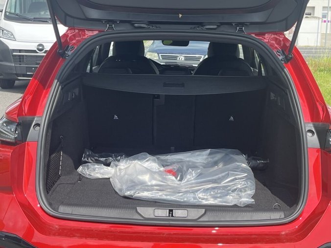 Peugeot 308, Peugeot 308 SW GT BlueHDi 130 S&S EAT8, barva červená