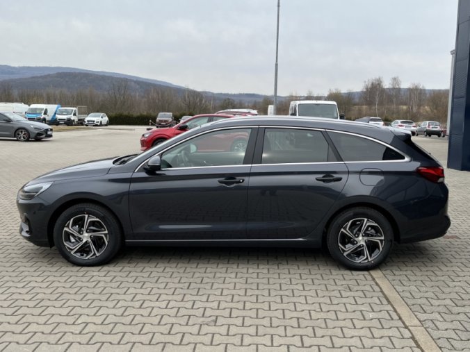 Hyundai i30, 1,5i 81 kW MT, barva šedá