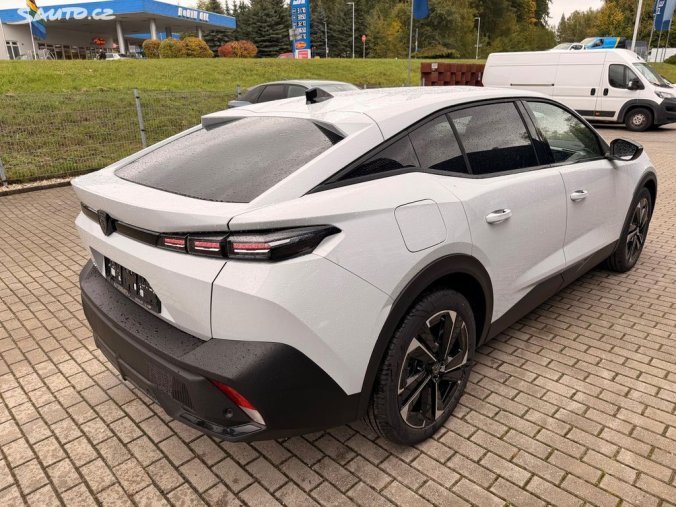 Peugeot 408, Peugeot 408 ALLURE Hybrid 145 e-DCS6, barva bílá