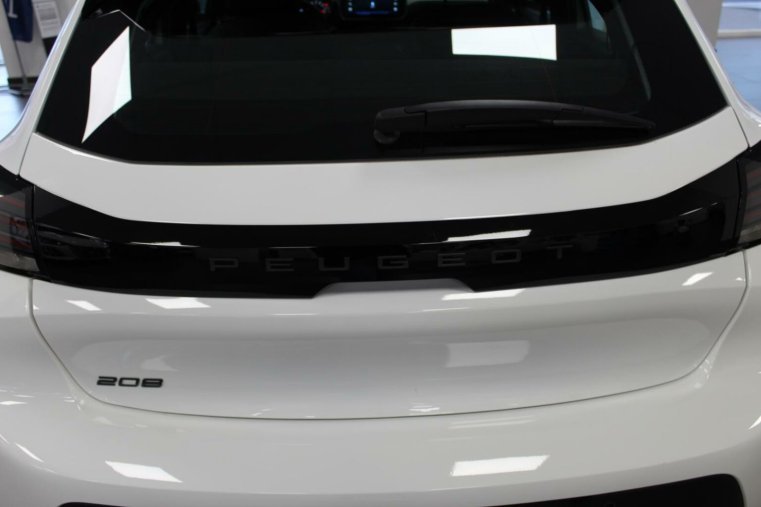 Peugeot 208, Peugeot 208 STYLE PureTech 100 MAN6, barva bílá
