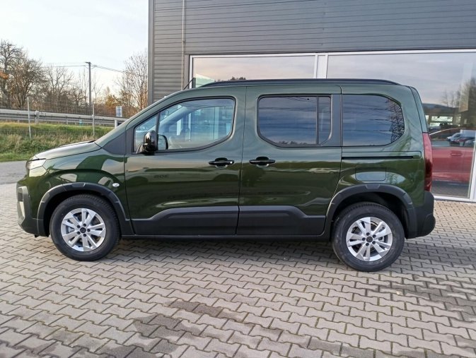 Peugeot Rifter, Peugeot Rifter ALLURE BlueHDi 130 S&S EAT8 N1, barva zelená
