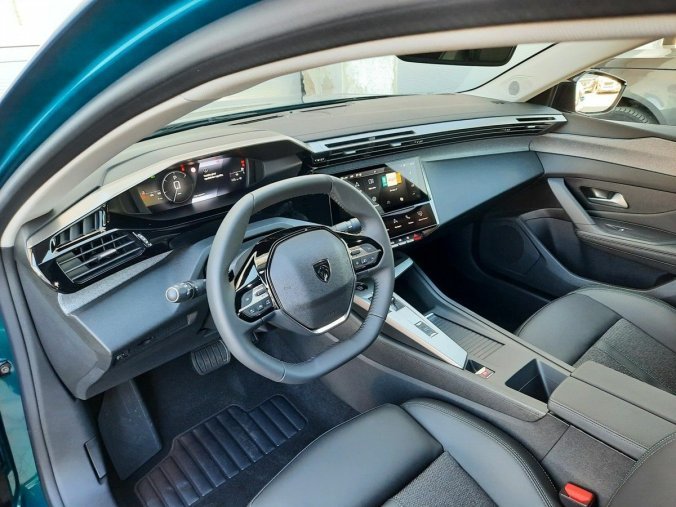 Peugeot 408, Peugeot 408 ALLURE Hybrid 136 e-DCS6, barva modrá