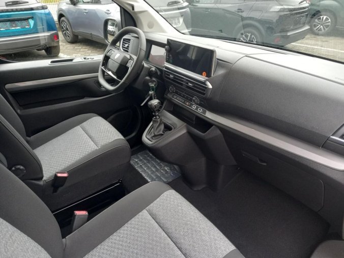 Peugeot Traveller, Peugeot Traveller Active L3 2.2 BlueHDi 150 man, barva šedá