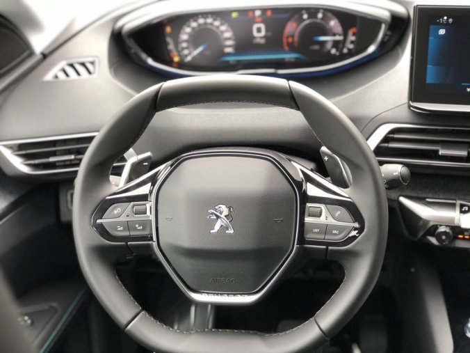 Peugeot 3008, Allure 1.2 PureTech 130 S&S MAN6, barva modrá