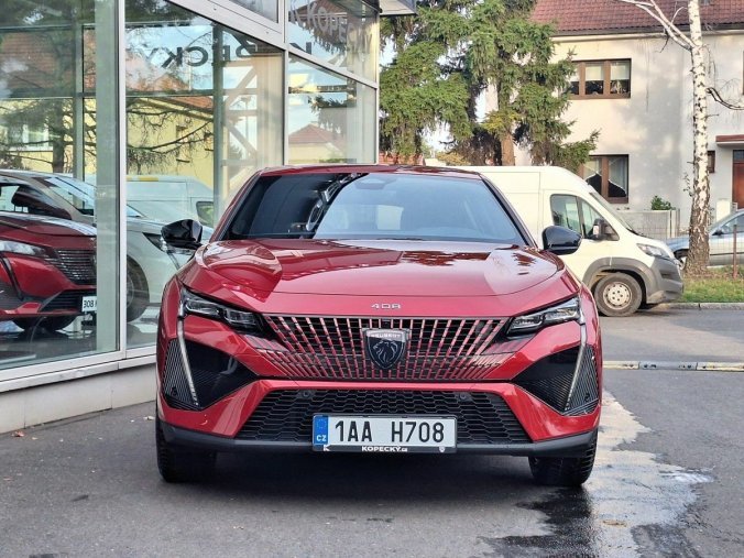 Peugeot 408, Peugeot 408 GT Hybrid 145 e-DCS6, barva červená