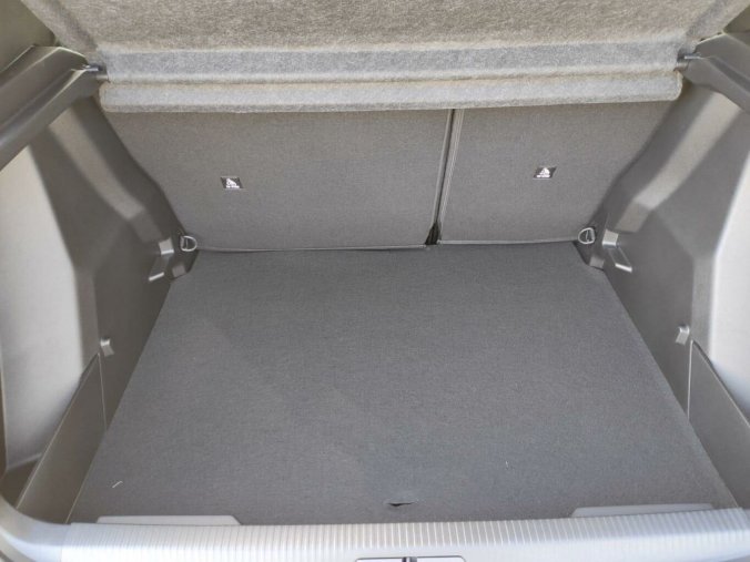 Peugeot 2008, Peugeot 2008 ALLURE 1.2 136k HY AUTOMAT, barva červená