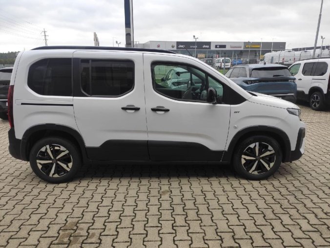 Peugeot Rifter, Peugeot Rifter ELEKTRIC GT 136 rezervace, barva bílá