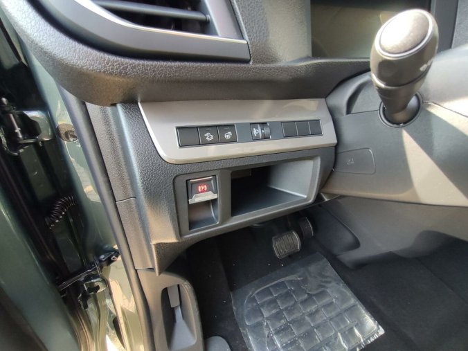 Peugeot Traveller, Peugeot Traveller L2 2.0 HDI AUT8 180k NAV 2+3+3, barva zelená