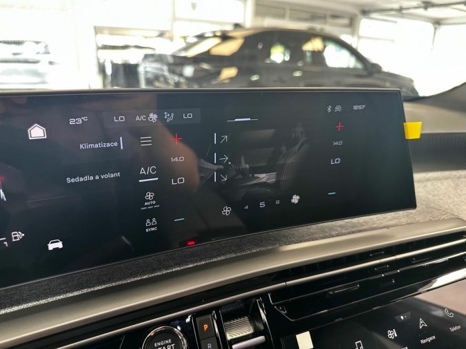 Peugeot 3008, Peugeot 3008 ALLURE Hybrid 145 e-DCS6, barva modrá