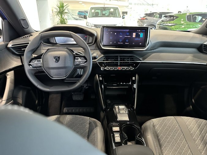 Peugeot 2008, Peugeot 2008 ALLURE 115kW, e-dojezd 405km, barva modrá
