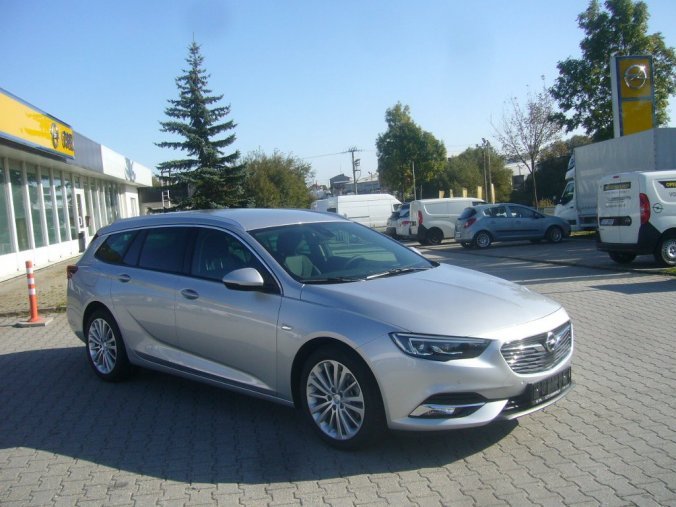 Opel Insignia, INNOVATION, barva stříbrná