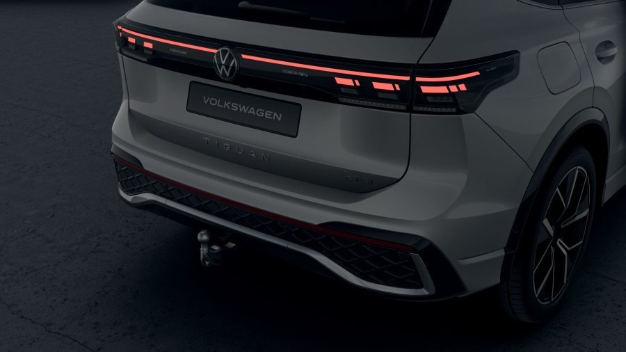 Volkswagen Tiguan, Tiguan R-Line 1,5 eTSI 110 kW mHEV, barva bílá