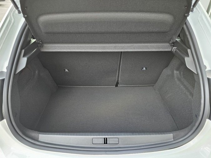 Peugeot 208, Peugeot 208 ALLURE 1.2 TURBO 100k MAN6, barva bílá