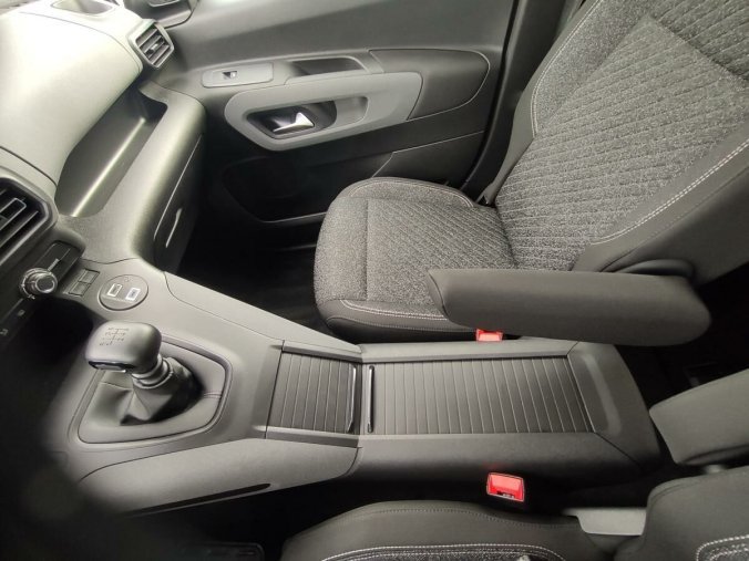Peugeot Rifter, Peugeot Rifter ALLURE LONG 1.5 HDI 130kOSOBNÍ, barva zelená