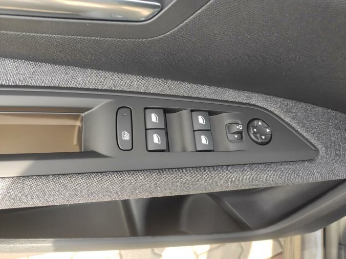Peugeot 3008, Peugeot 3008 ACTIVE PACK 1.2  130k AUT8, barva šedá