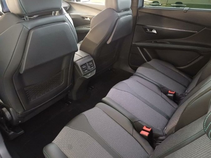 Peugeot 5008, Peugeot 5008 Allure Pack BlueHdi 130k EAT8, barva šedá