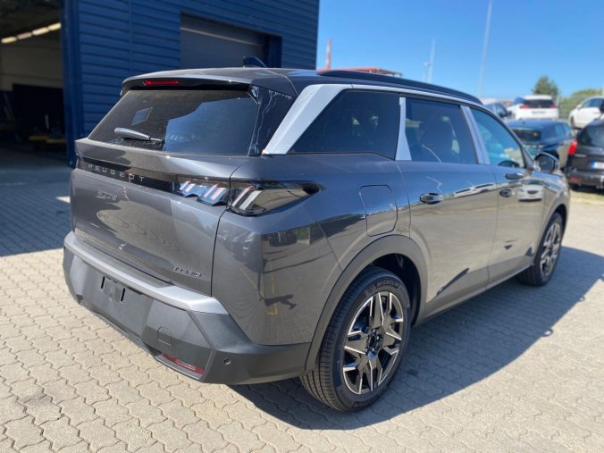 Peugeot 5008, Peugeot 5008 BUSINESS Hybrid 145 e-DCS6 - 6746, barva šedá