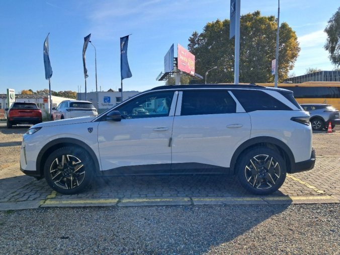 Peugeot 5008, Peugeot 5008 5008 GT Hybrid 145 e-DCS6, barva bílá