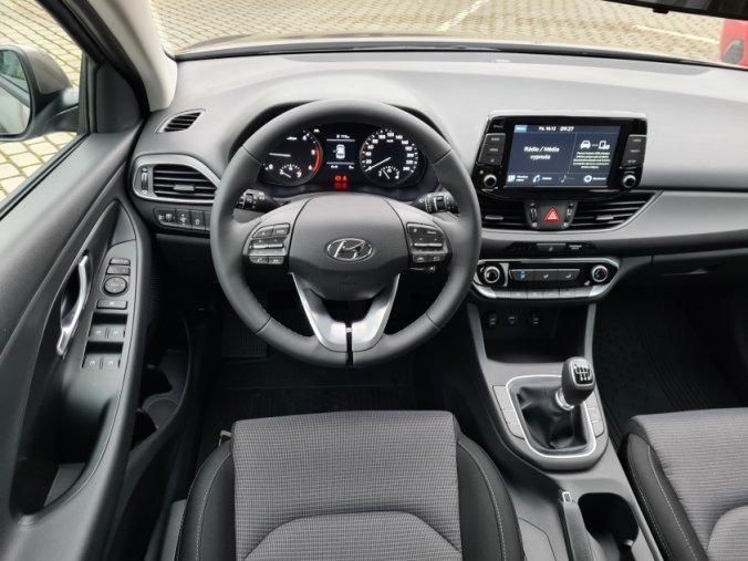 Hyundai i30, 1,5i 81 kW MT, barva bronzová