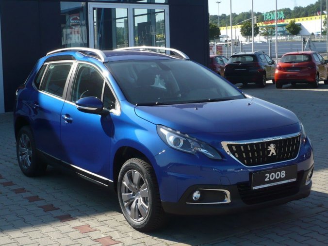 Peugeot 2008, ACTIVE 1,2PureTech 130k MAN6 + GRIP + SENZORY + VÝHŘEV + AUTO AC, barva modrá