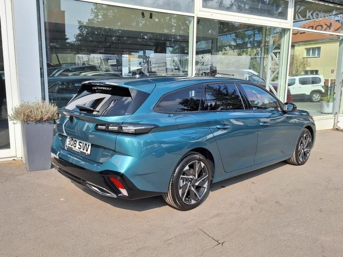 Peugeot 308, Peugeot 308 SW ALLURE Hybrid 145 e-DCS6, barva modrá