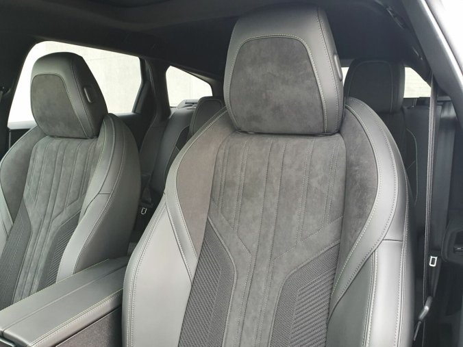 Peugeot 308, Peugeot 308 SW GT BlueHDi 130 S&S EAT8, barva modrá