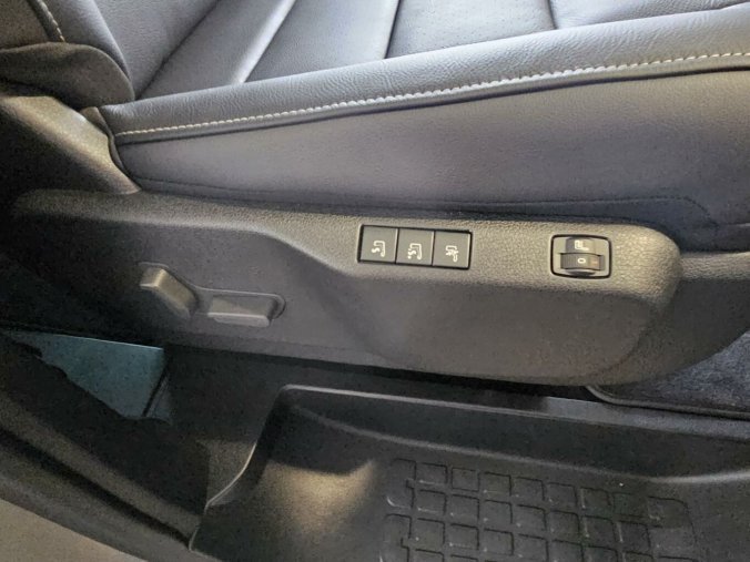 Peugeot Traveller, Peugeot Traveller Allure St. 2.0 BHDi 180k EAT8, barva šedá