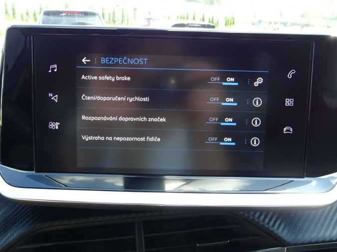 Peugeot 2008, Peugeot 2008 ALLURE 1,2 PureTech 130k MAN6, barva modrá