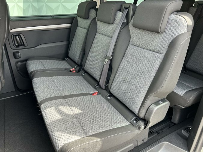 Peugeot Traveller, Peugeot Traveller Active Long 2.0 BlueHDi 180, barva zelená
