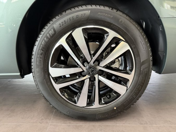Peugeot Traveller, Peugeot Traveller Active L3 2.2 BHDi 150k MAN6, barva zelená