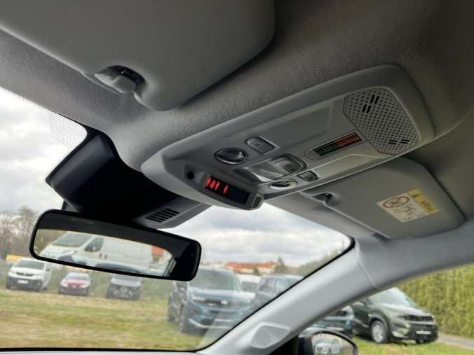 Peugeot 208, Peugeot 208 STYLE PureTech 100k MAN6, barva šedá