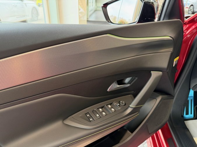 Peugeot 308, Peugeot 308 SW GT Hybrid 145 e-DCS6, barva červená